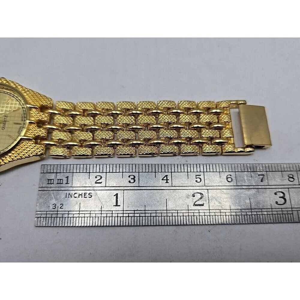 Oleg Cassini Womens Quartz Watch Gold Tone Mesh Bracelet Japan Movt New Battery